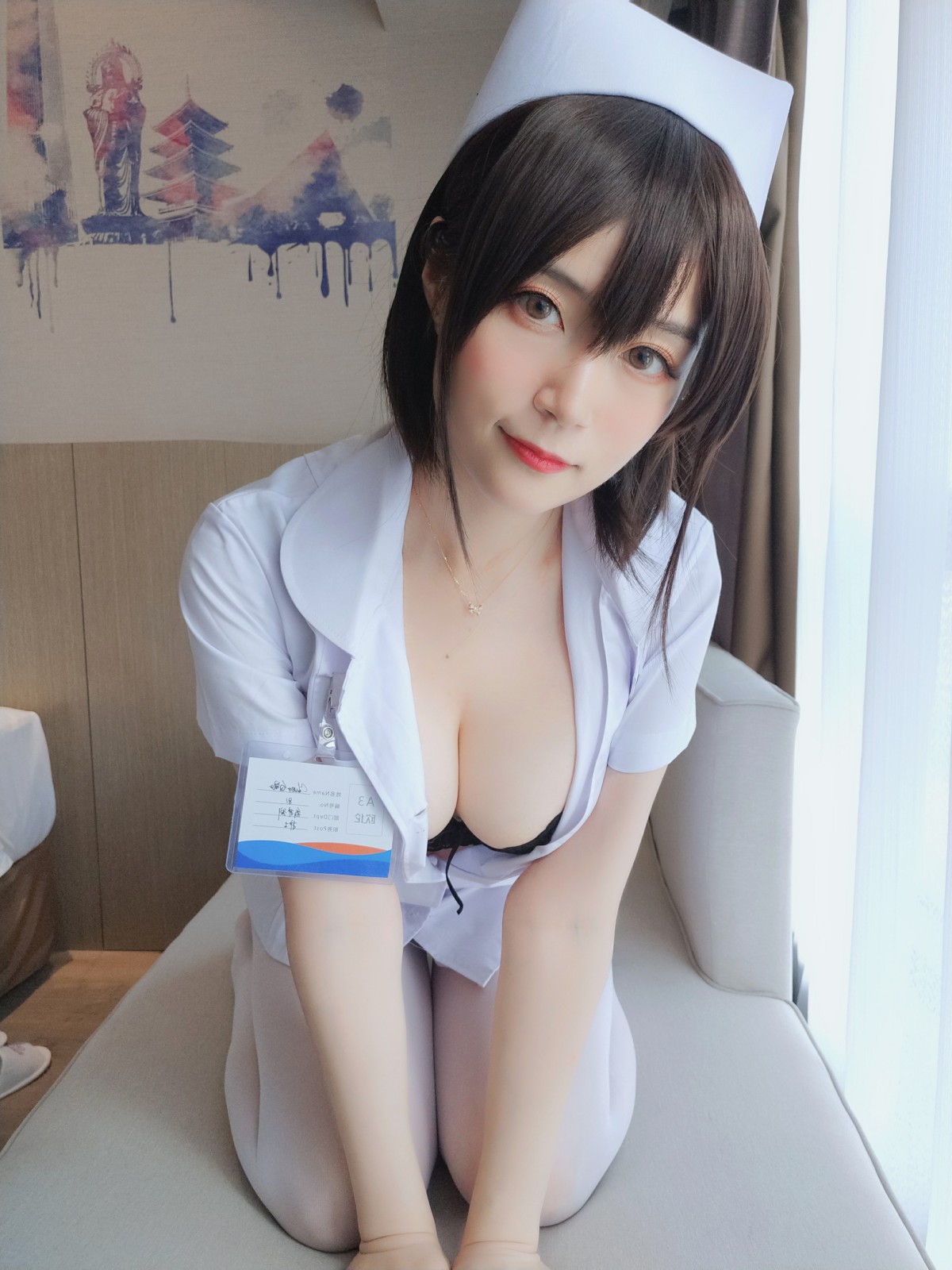 Coser小姐姐白银 – 短发小护士 – COSPLAY