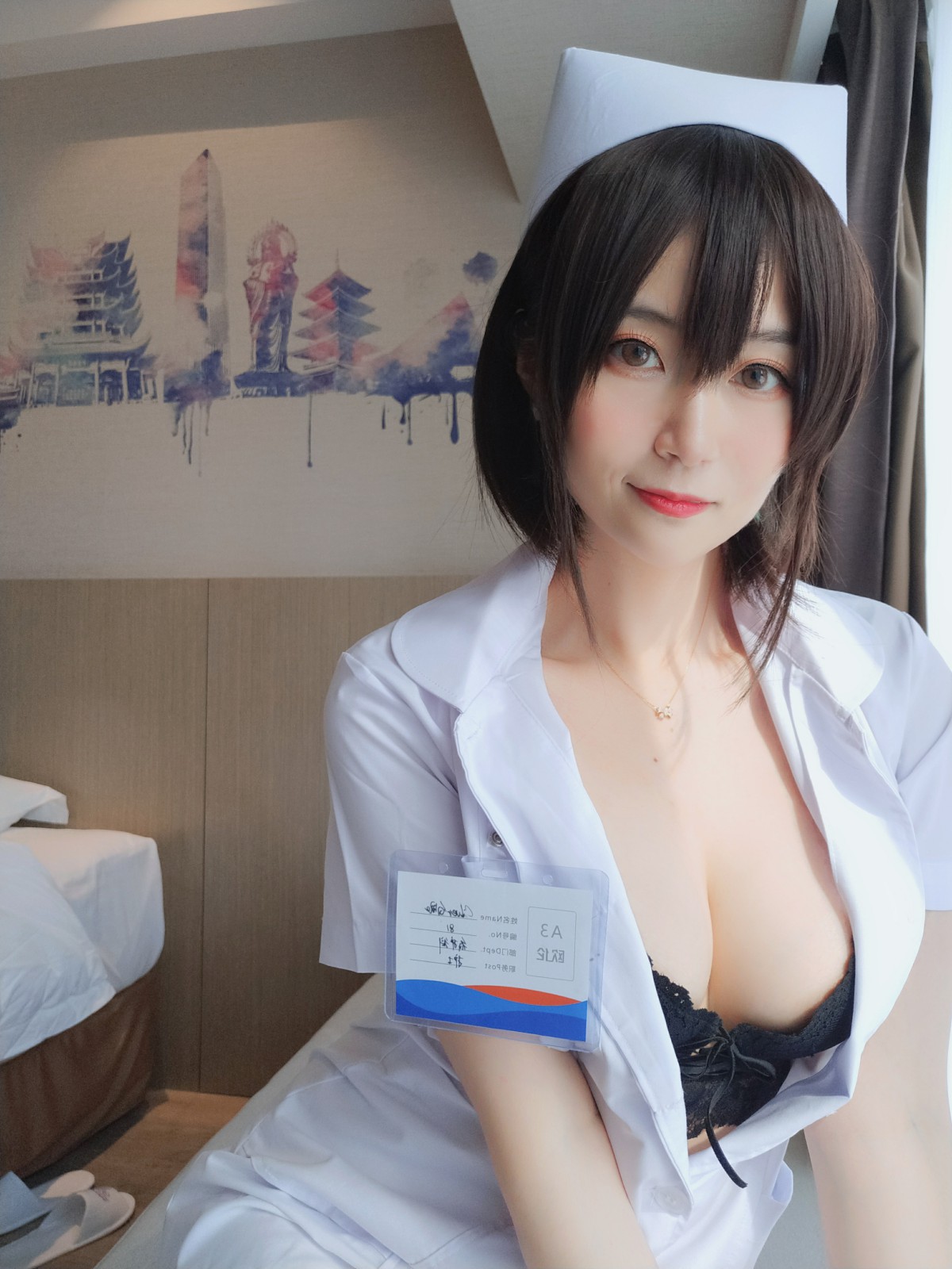 Coser小姐姐白银 – 短发小护士 – COSPLAY