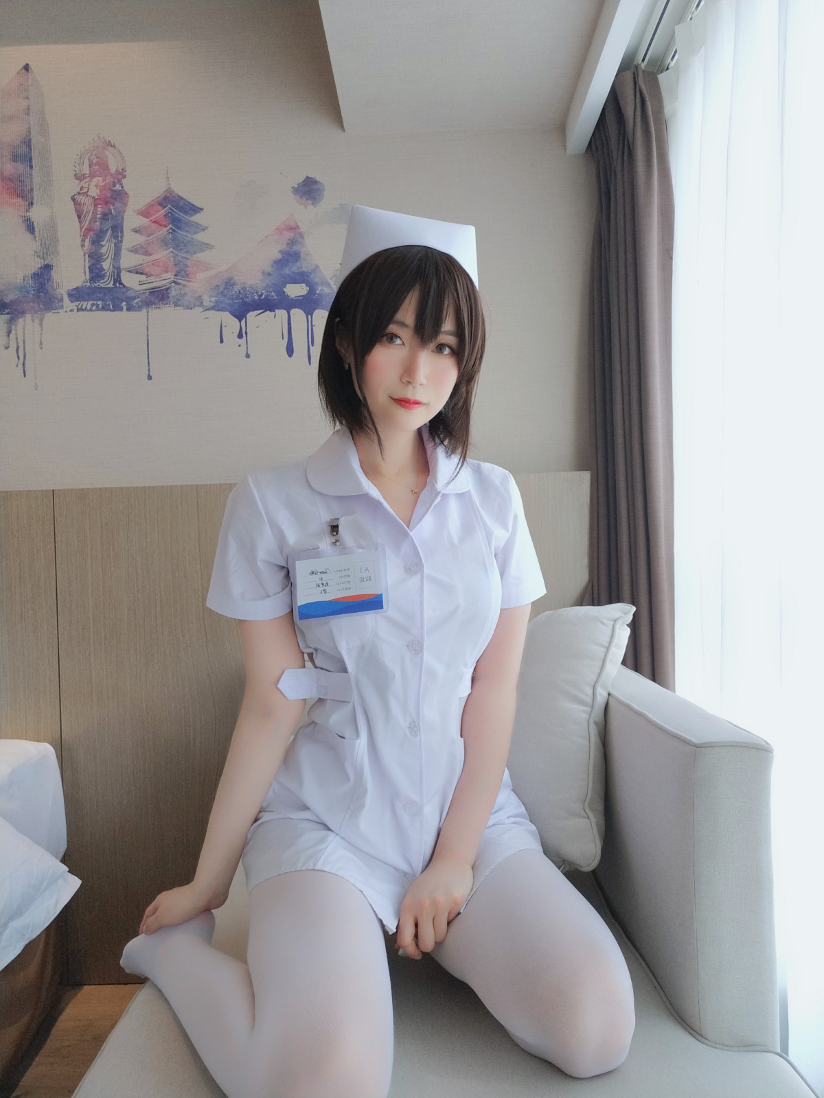 Coser小姐姐白银 – 短发小护士 – COSPLAY