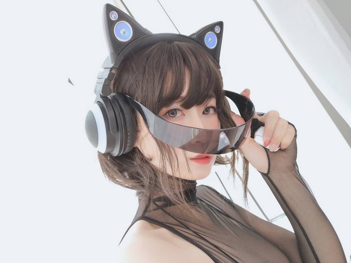 Coser小姐姐白银 – 电子喵 – COSPLAY