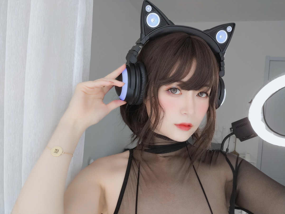 Coser小姐姐白银 – 电子喵 – COSPLAY
