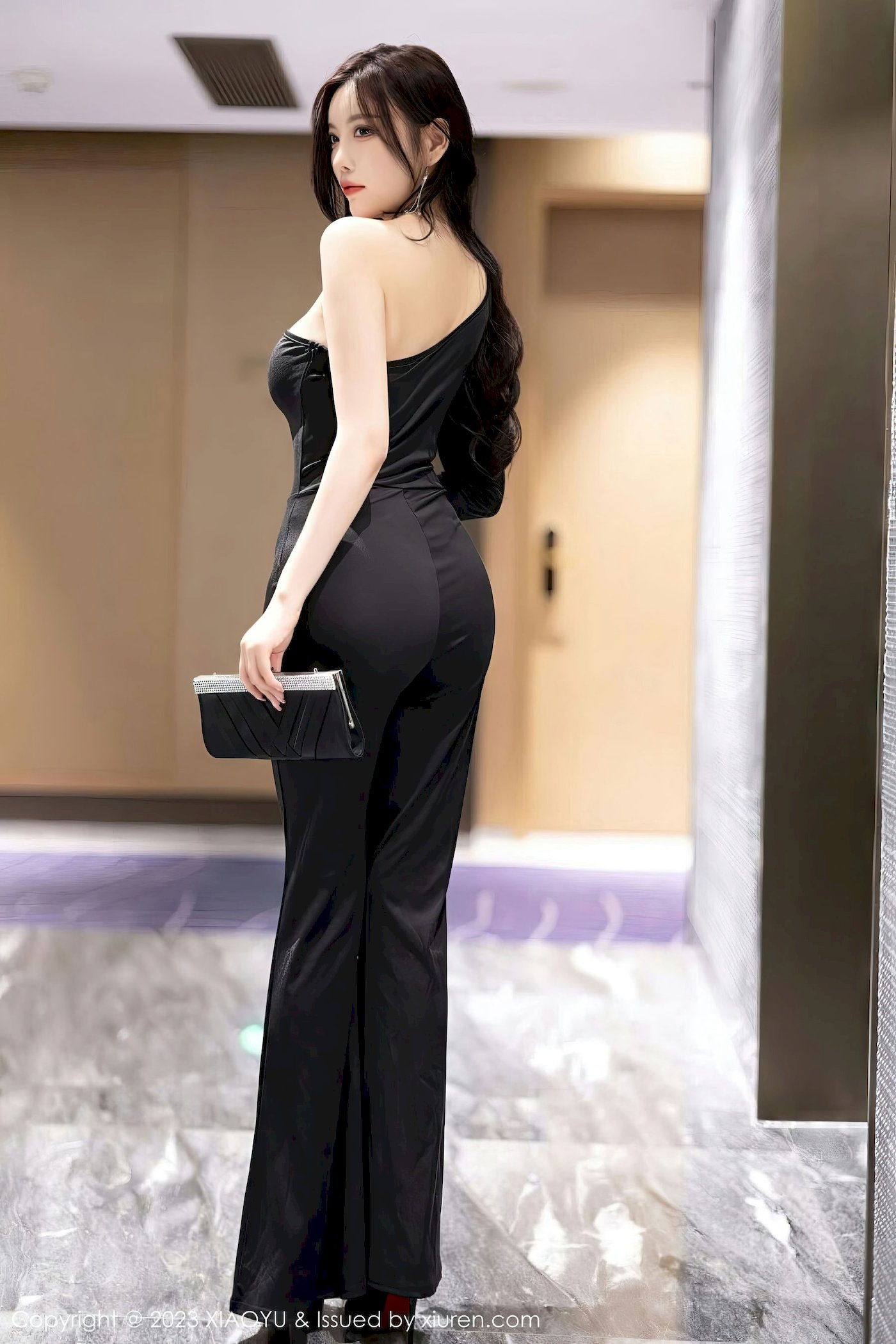 [XIAOYU语画界] Vol.1021 杨晨晨Yome – 连衣长裙+丰腴身材性感写真