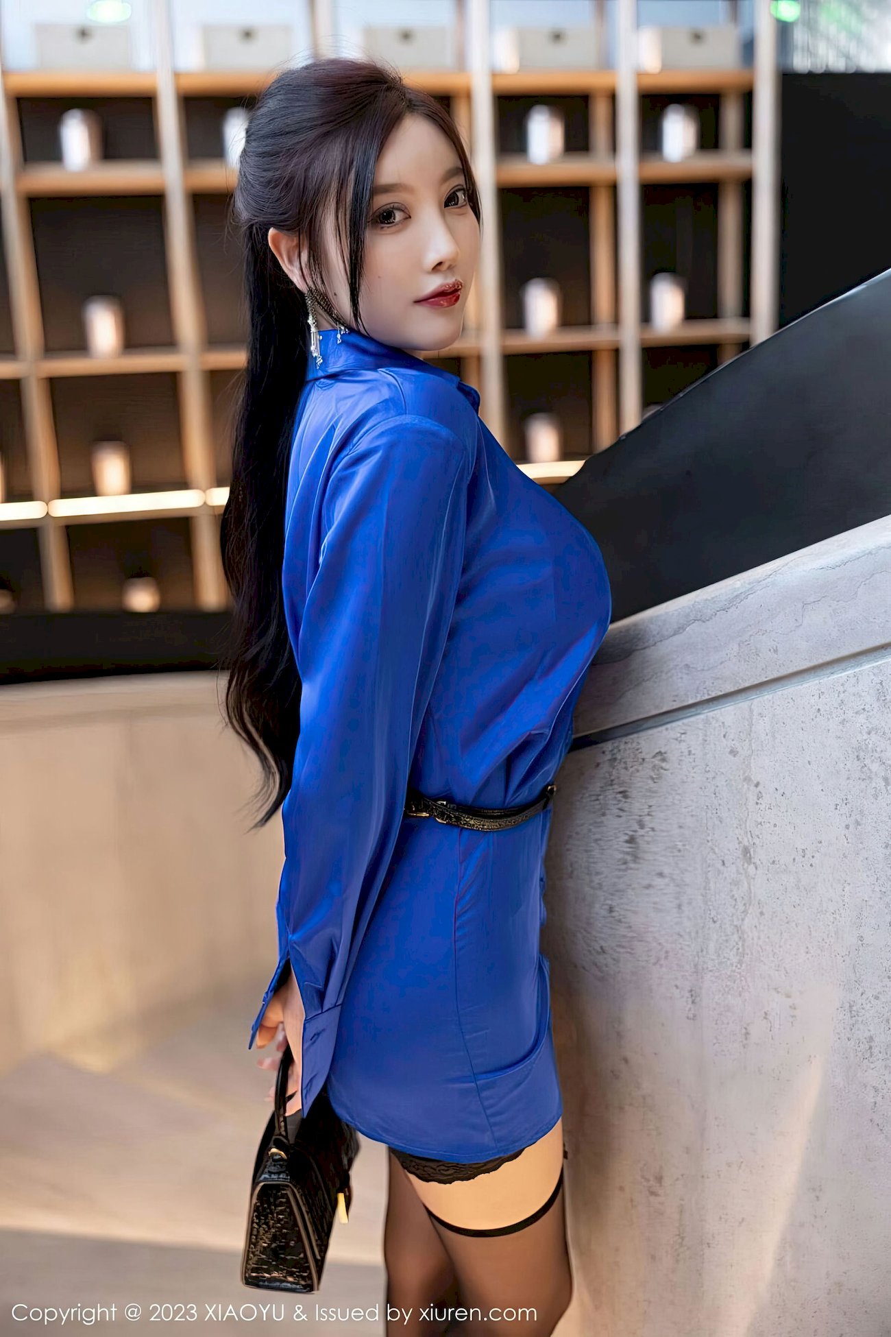 [XIAOYU语画界] Vol.1018 杨晨晨 – 蓝色服饰+魅惑黑丝性感写真