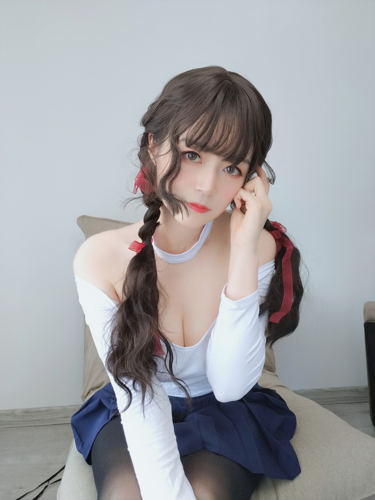 Coser小姐姐白银 – 邻家大姐姐的黑丝 – COSPLAY