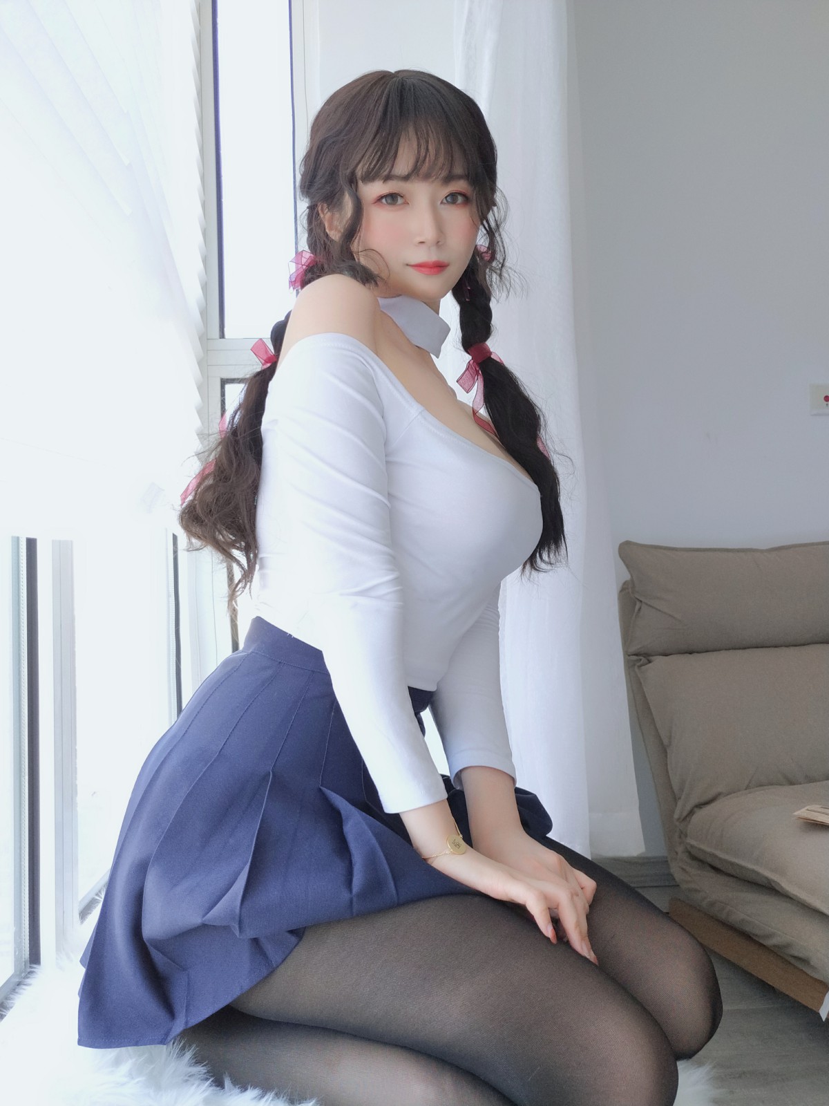 Coser小姐姐白银 – 邻家大姐姐的黑丝 – COSPLAY