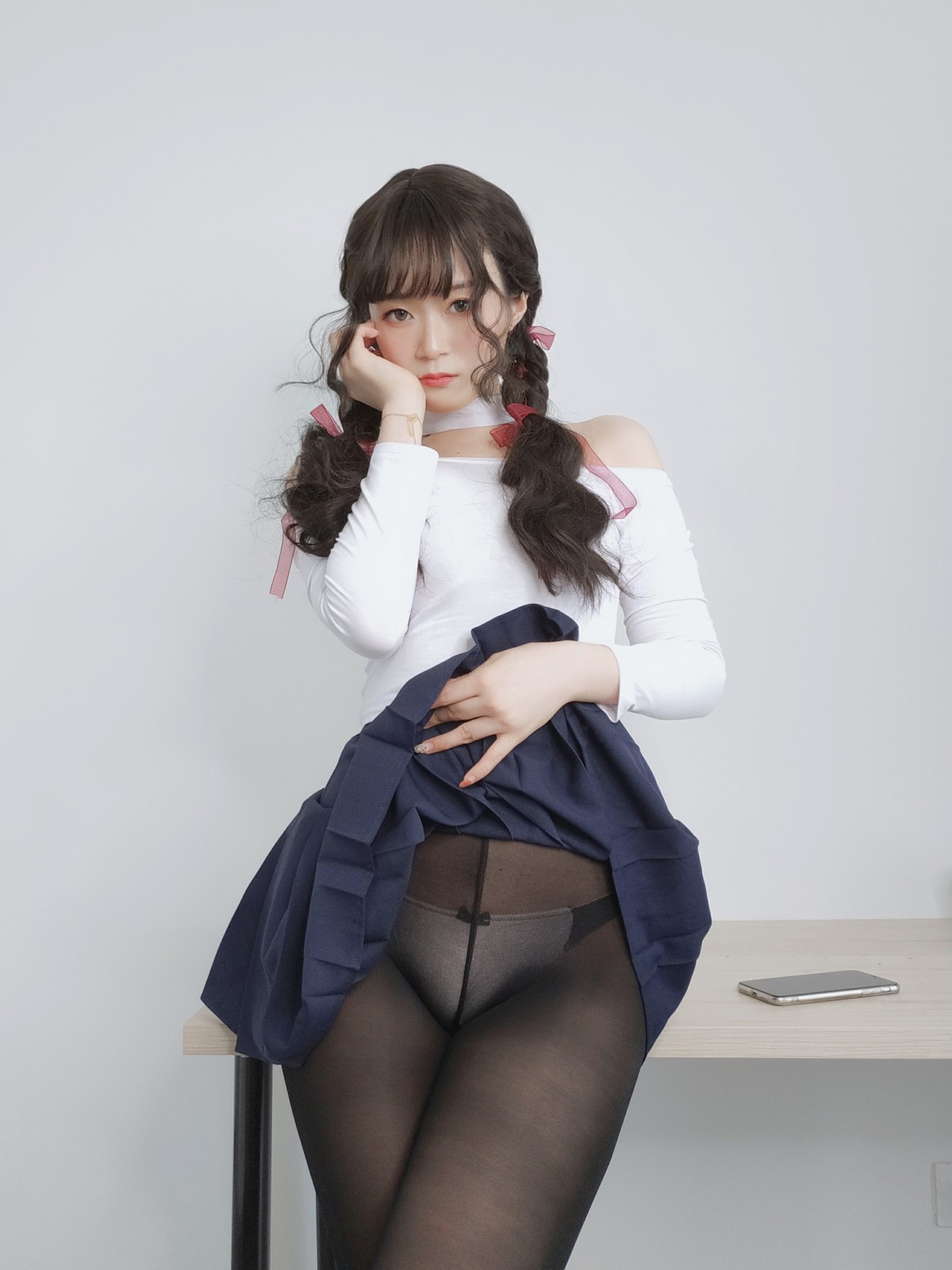Coser小姐姐白银 – 邻家大姐姐的黑丝 – COSPLAY