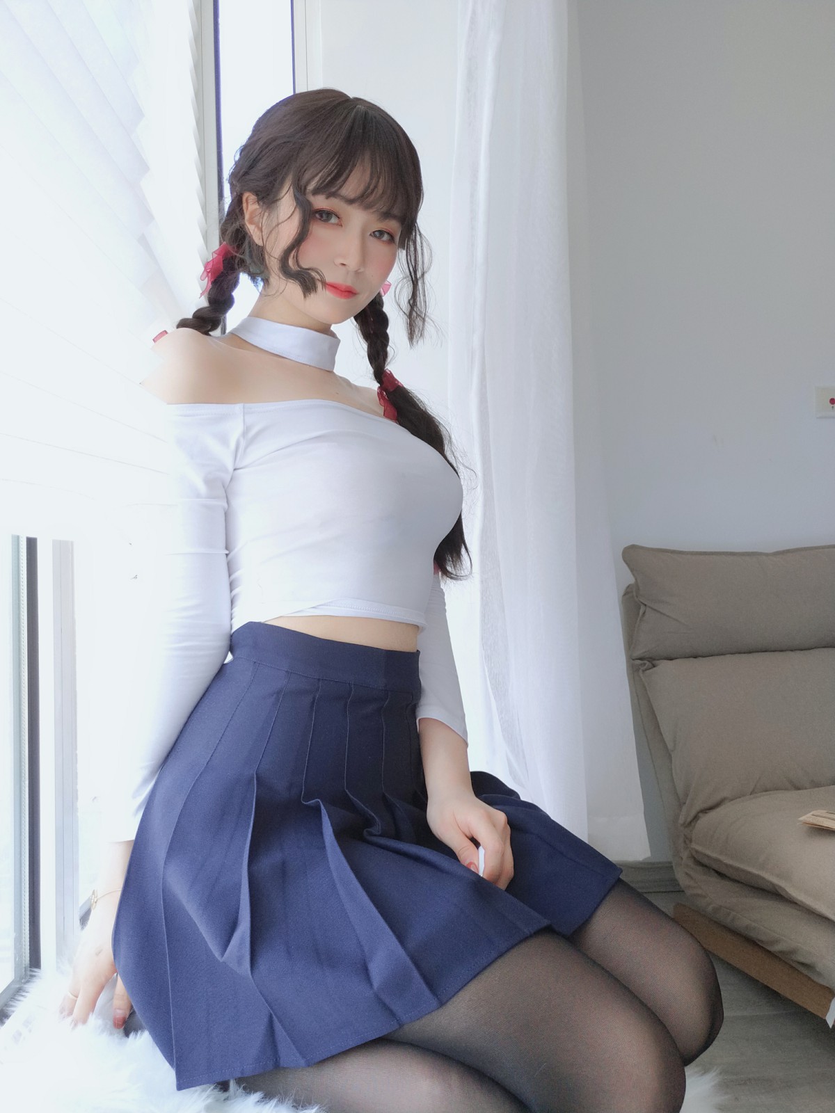 Coser小姐姐白银 – 邻家大姐姐的黑丝 – COSPLAY