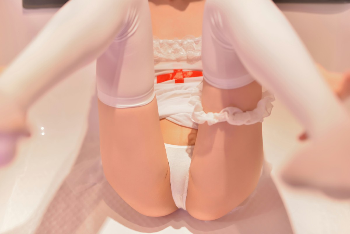 [Cosplay]NAGISA魔物喵 – VOL.04 性感看护师 – COSPLAY