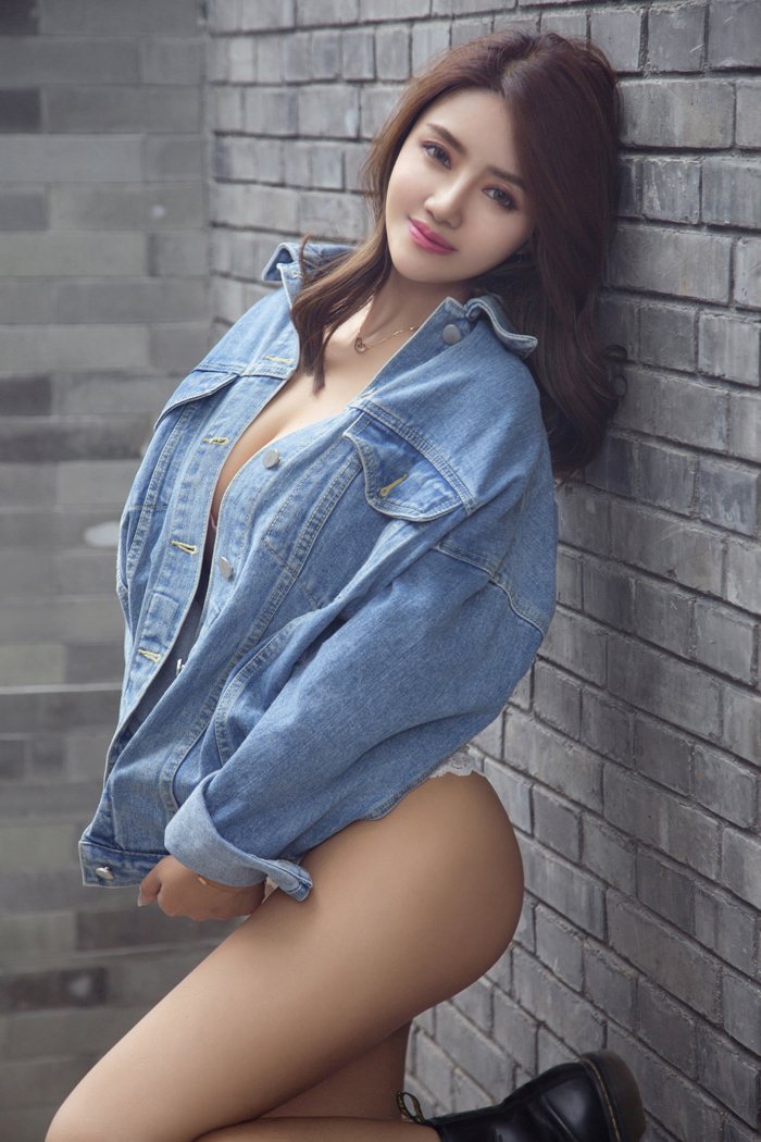 尤果网足球宝贝Gaia性感美胸诱惑翘臀修长美腿写真-御萝部落