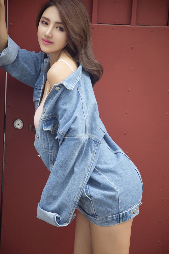 尤果网足球宝贝Gaia性感美胸诱惑翘臀修长美腿写真-御萝部落