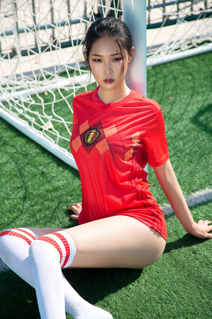 性感姐妹花诱惑翘臀修长美腿化身足球宝贝助威世界杯-御萝部落