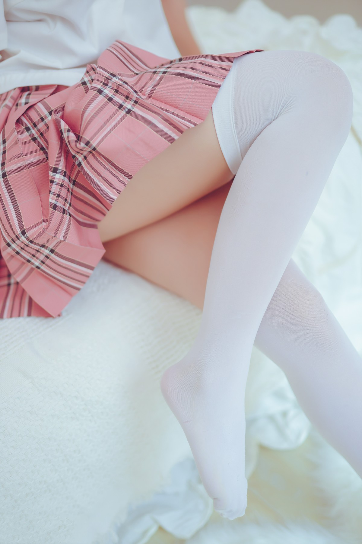 喵糖映画 VOL.001 过膝白丝 – COSPLAY