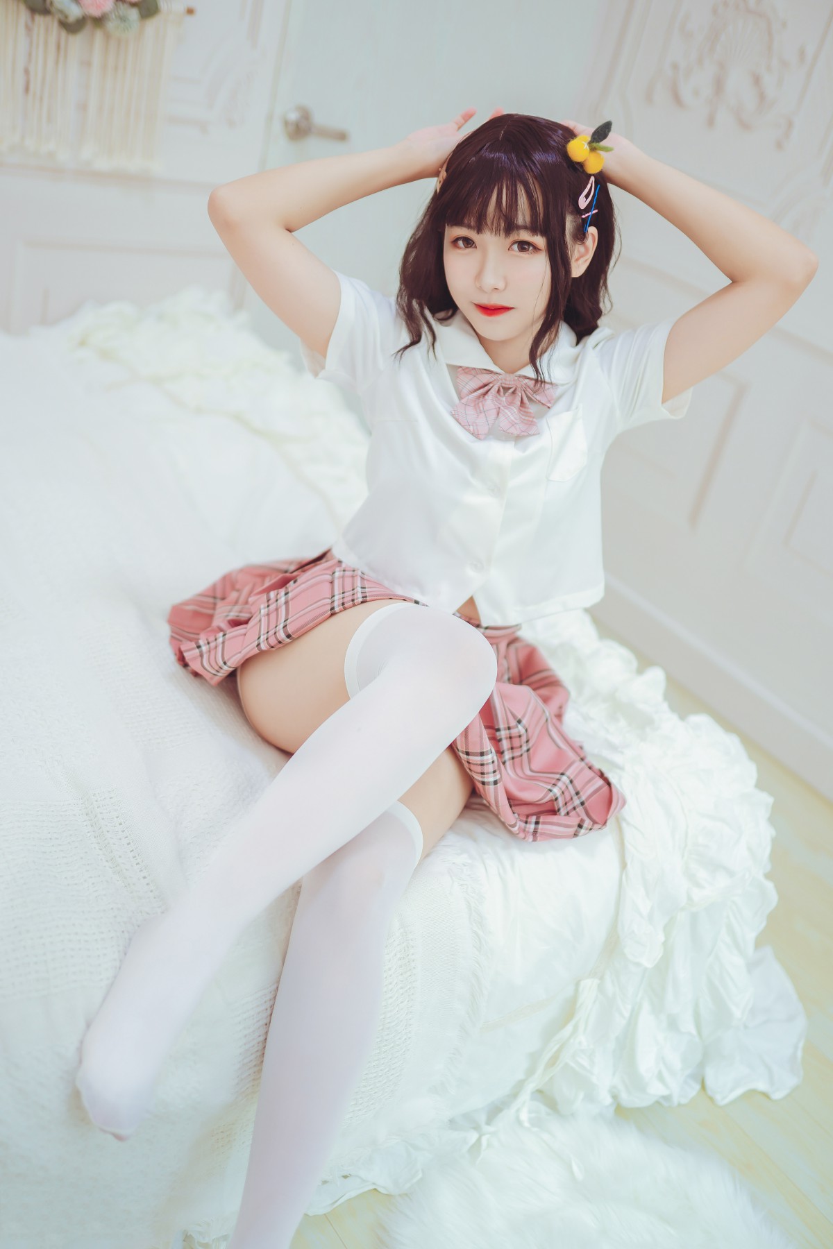 喵糖映画 VOL.001 过膝白丝 – COSPLAY