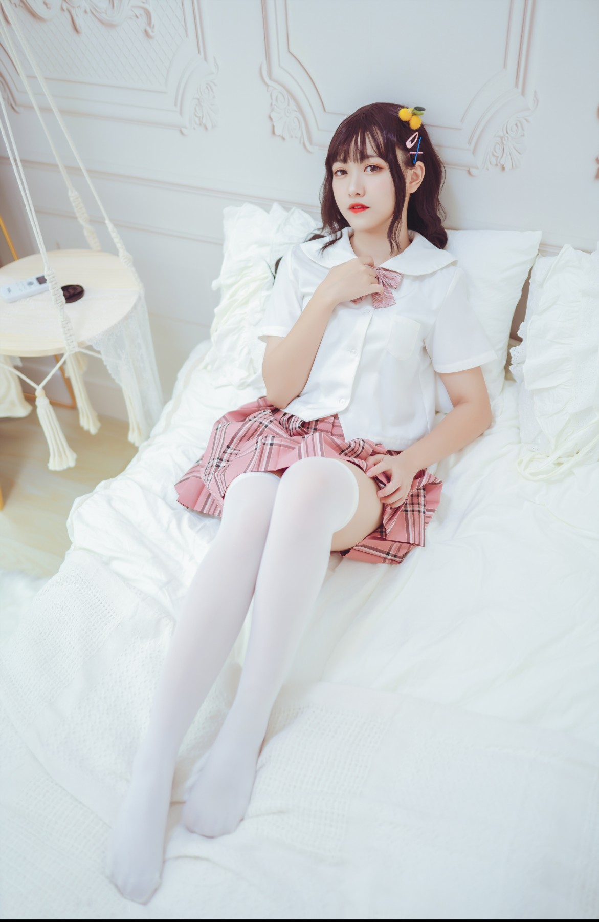 喵糖映画 VOL.001 过膝白丝 – COSPLAY