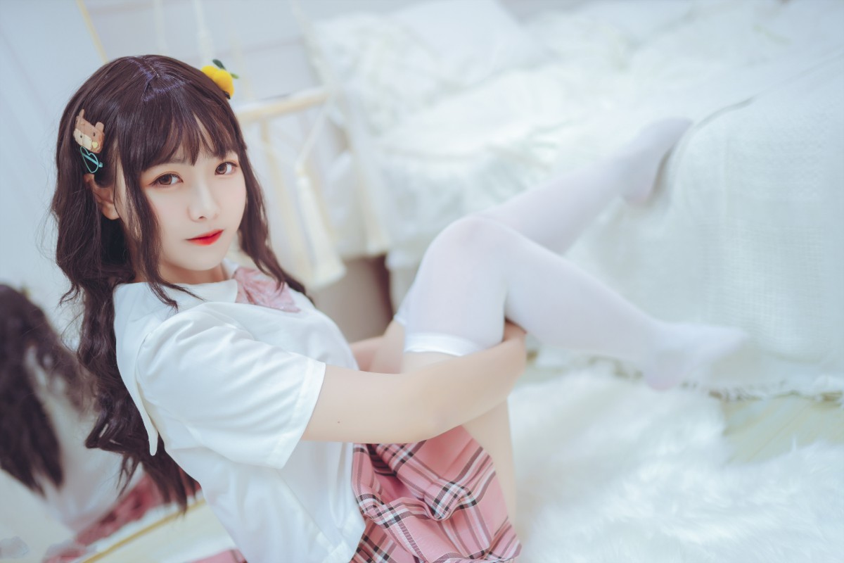 喵糖映画 VOL.001 过膝白丝 – COSPLAY