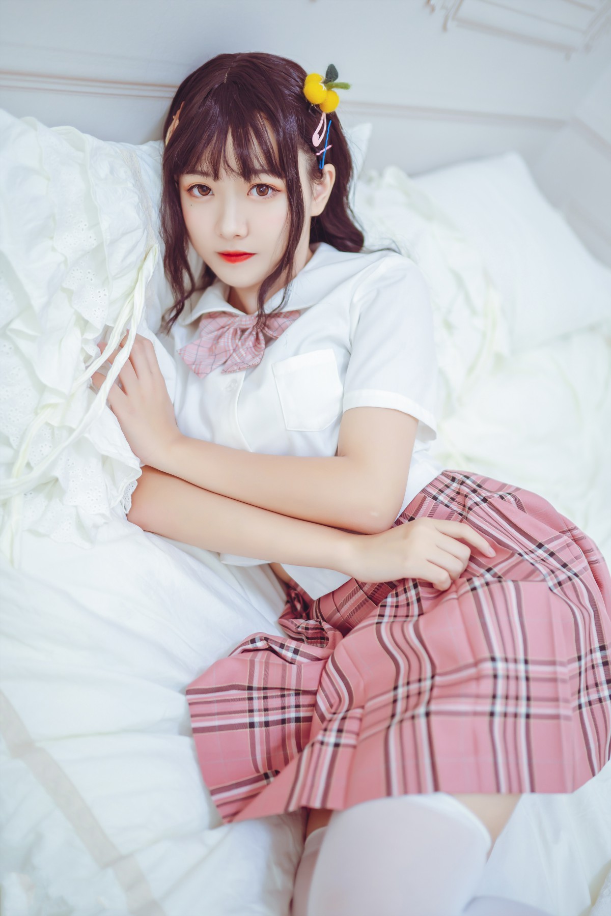 喵糖映画 VOL.001 过膝白丝 – COSPLAY