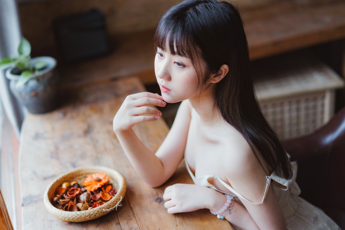 [喵糖映画]VOL.005 镜酱 青涩的性感 – COSPLAY