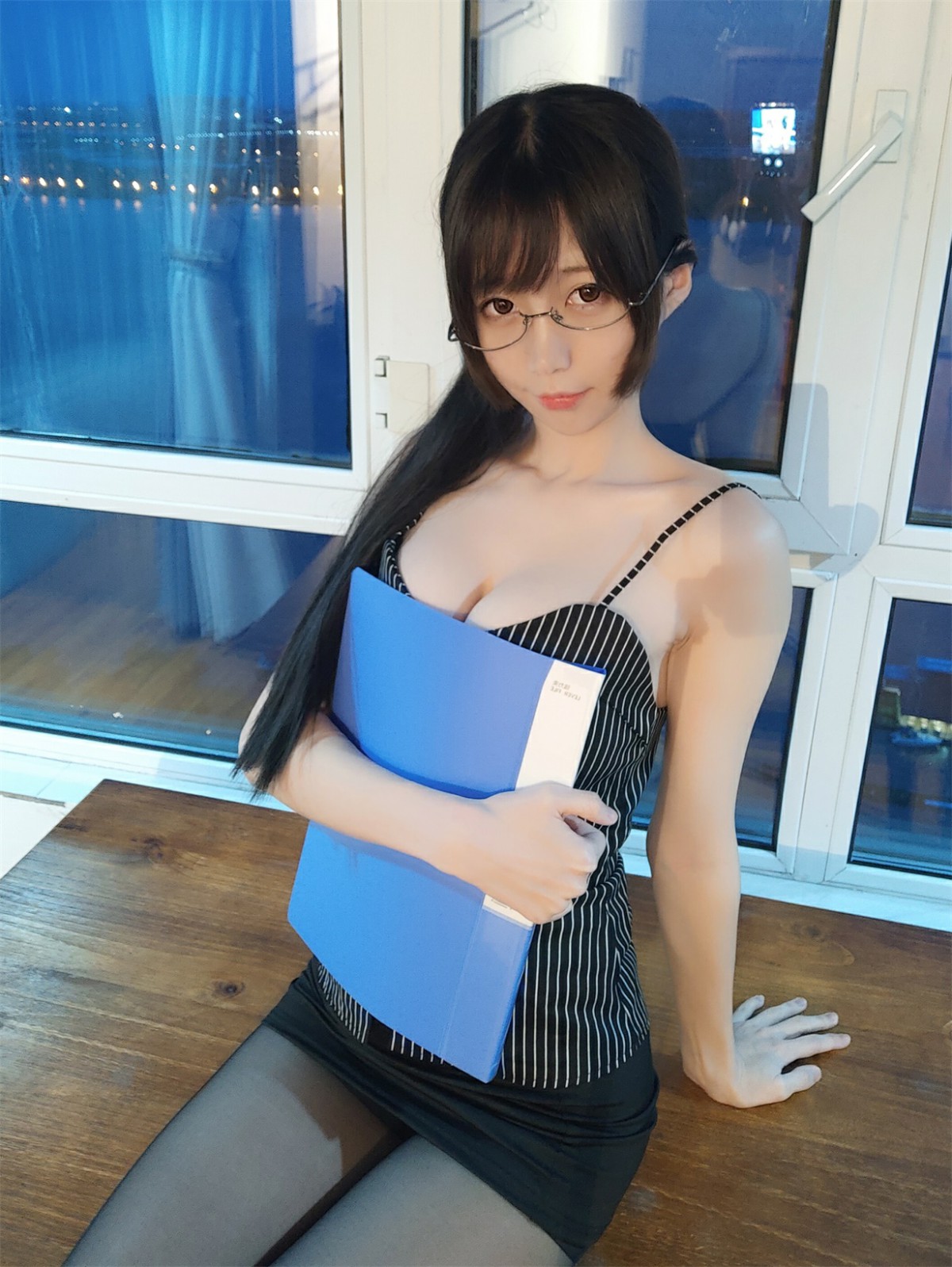 [Cosplay]NAGISA魔物喵–自摄系列 NO.001 专属秘书 – COSPLAY