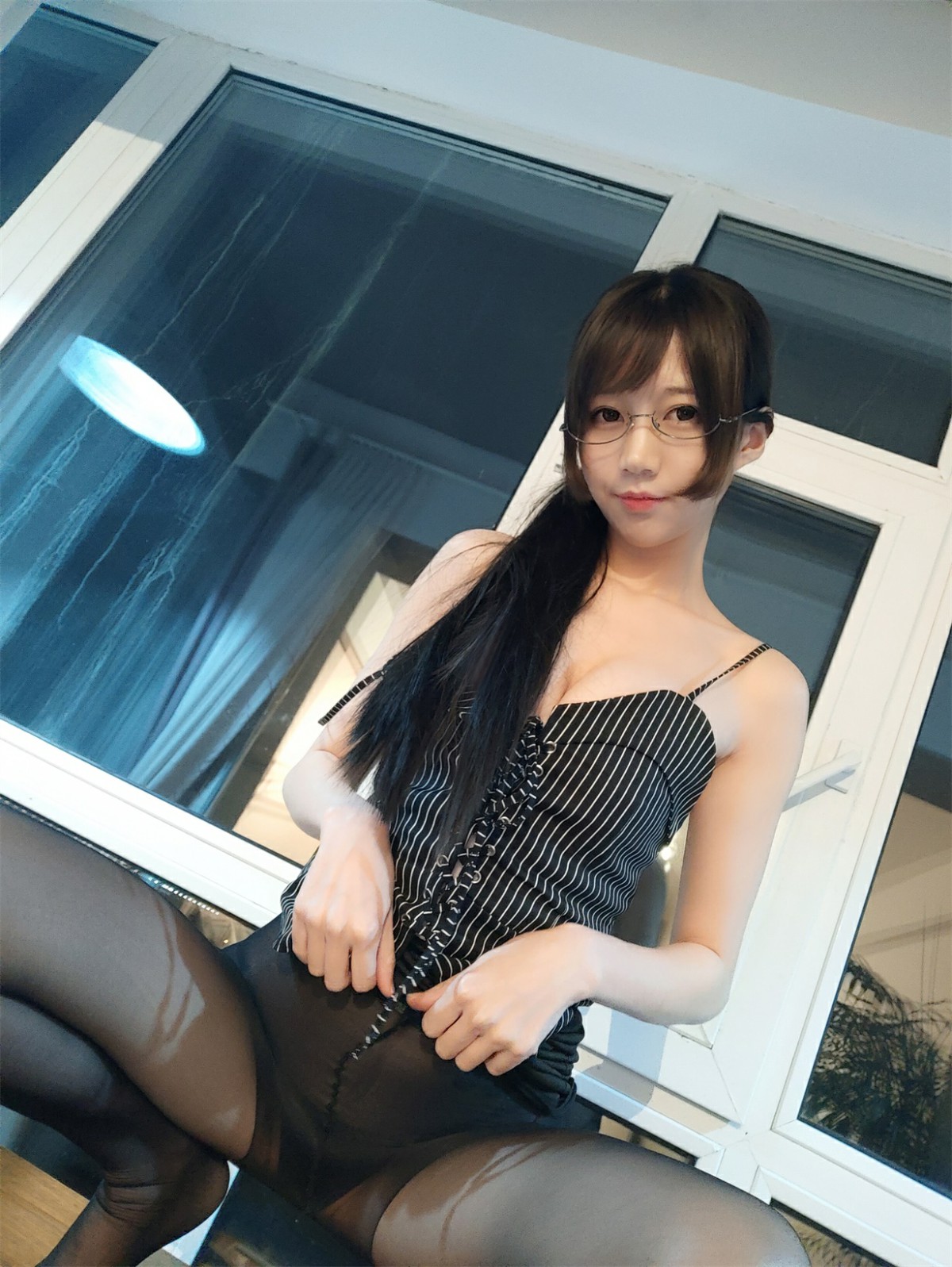 [Cosplay]NAGISA魔物喵–自摄系列 NO.001 专属秘书 – COSPLAY