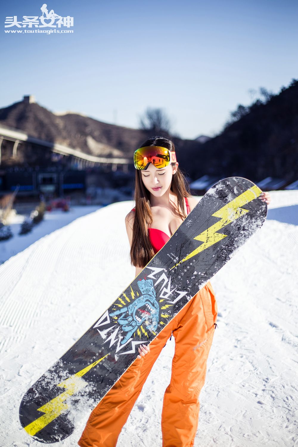头条女神崔昭妍雪地坚挺美胸性感身材内衣诱惑写真-御萝部落