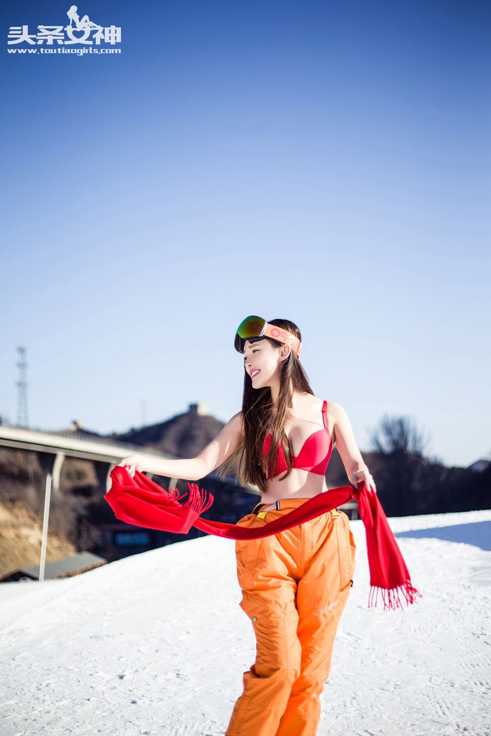 头条女神崔昭妍雪地坚挺美胸性感身材内衣诱惑写真-御萝部落