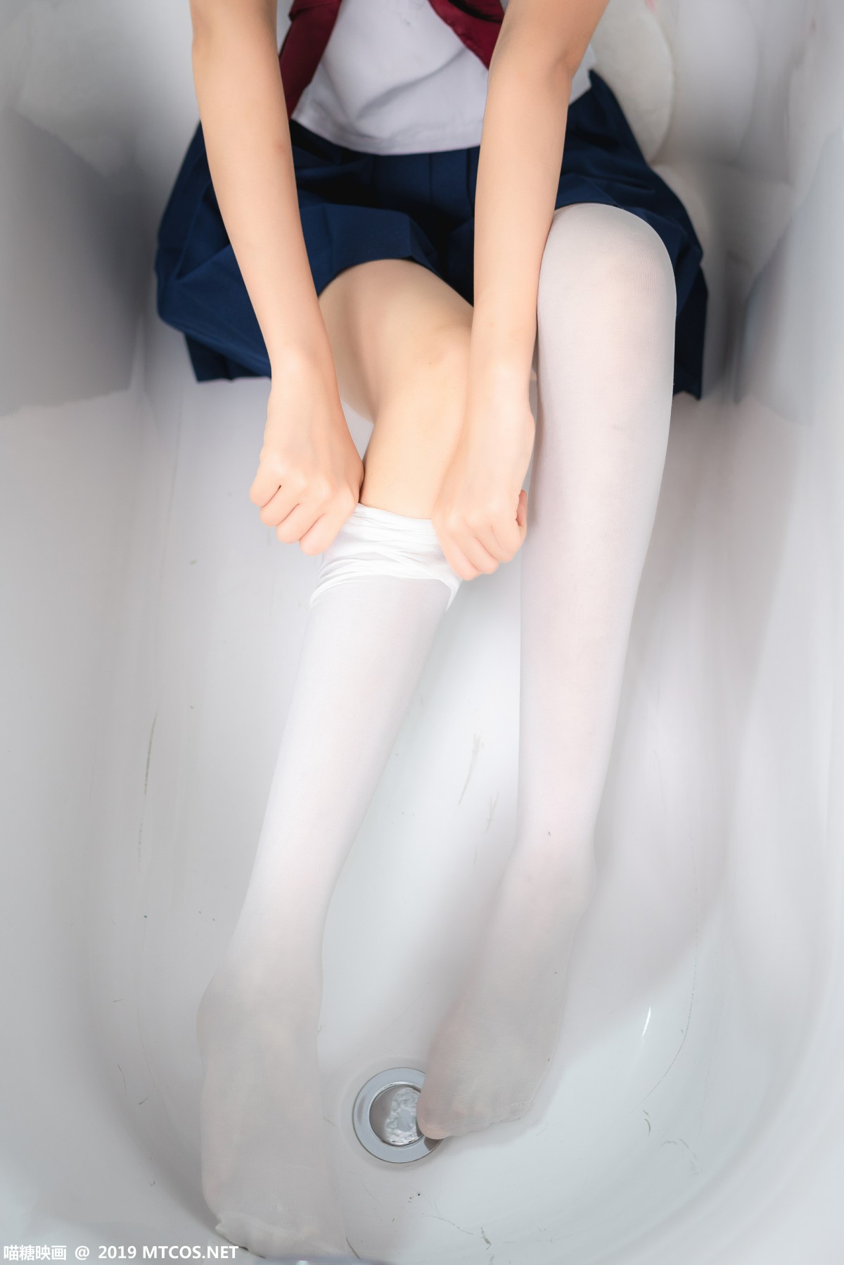 [喵糖映画]VOL.012 蓝白水手服 – COSPLAY
