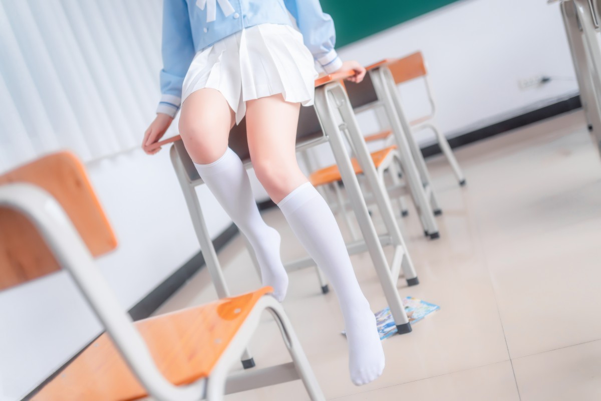 [喵糖映画]VOL.009 小黄鸭与白丝 – COSPLAY