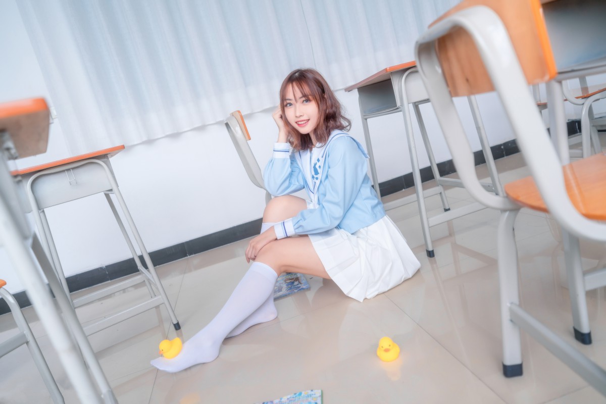 [喵糖映画]VOL.009 小黄鸭与白丝 – COSPLAY