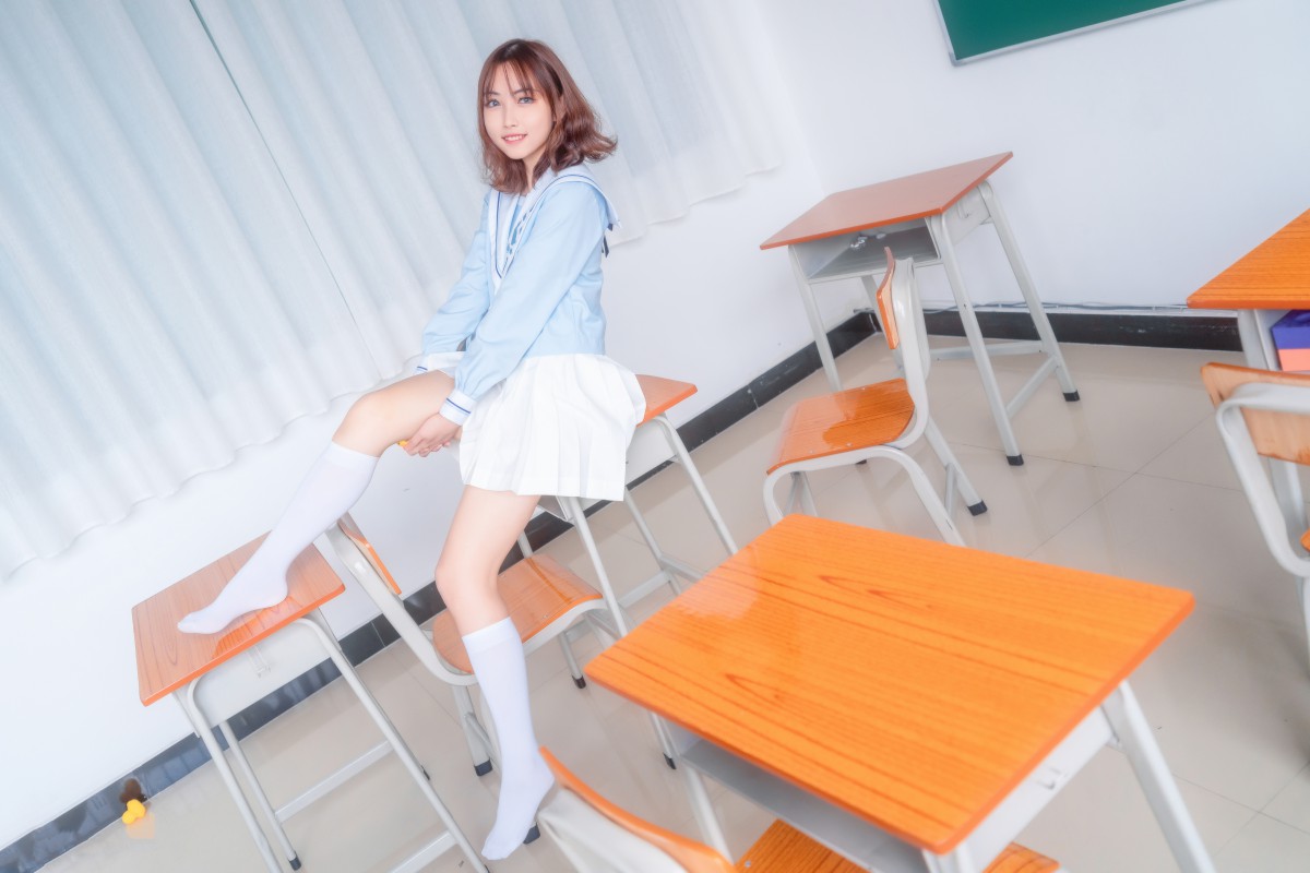 [喵糖映画]VOL.009 小黄鸭与白丝 – COSPLAY