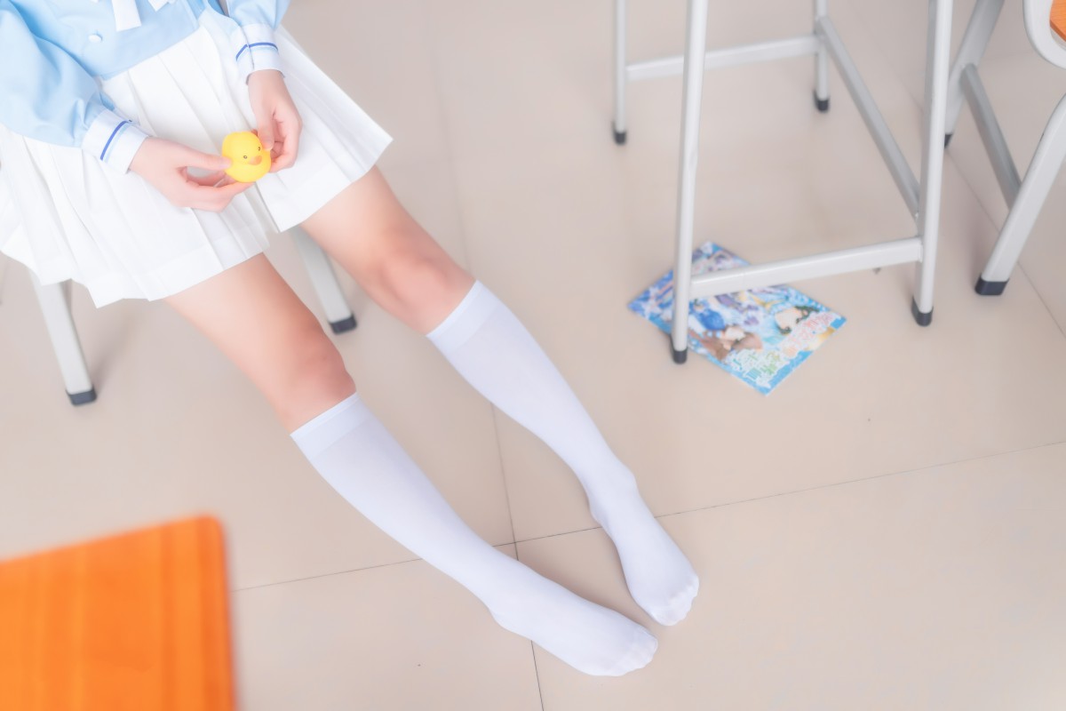 [喵糖映画]VOL.009 小黄鸭与白丝 – COSPLAY