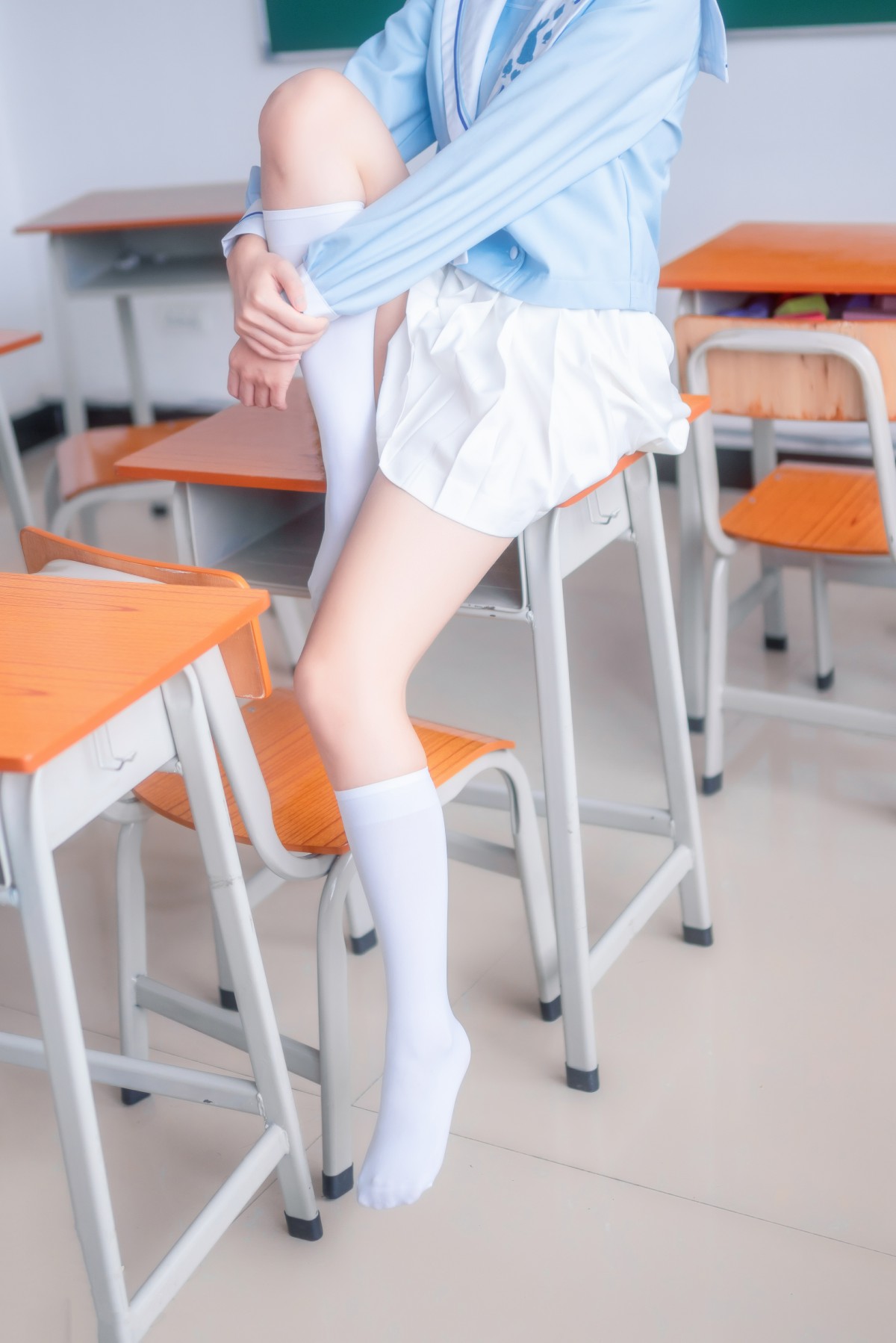 [喵糖映画]VOL.009 小黄鸭与白丝 – COSPLAY