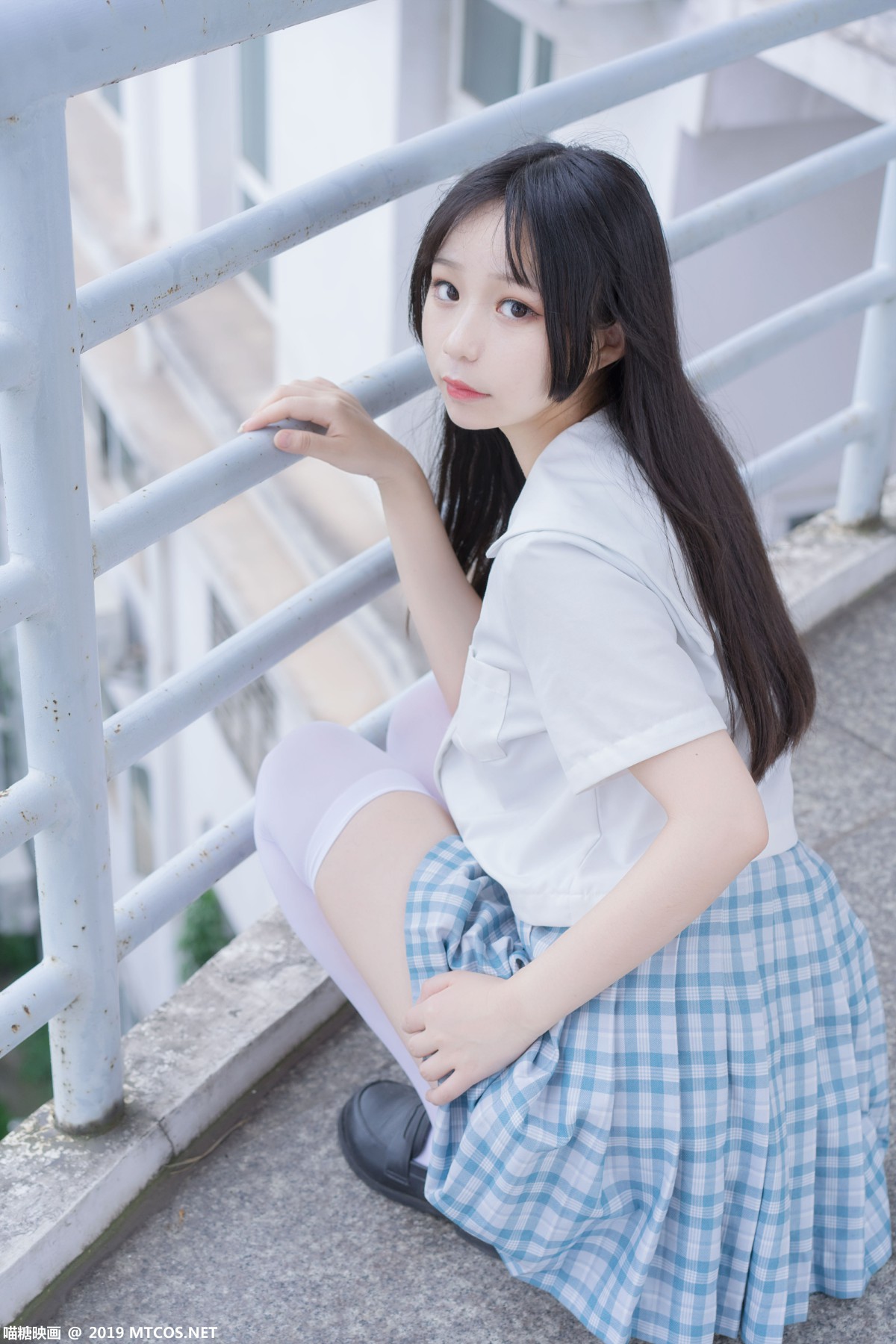 [喵糖映画]VOL.015 半度度度喵 白丝格子裙 – COSPLAY