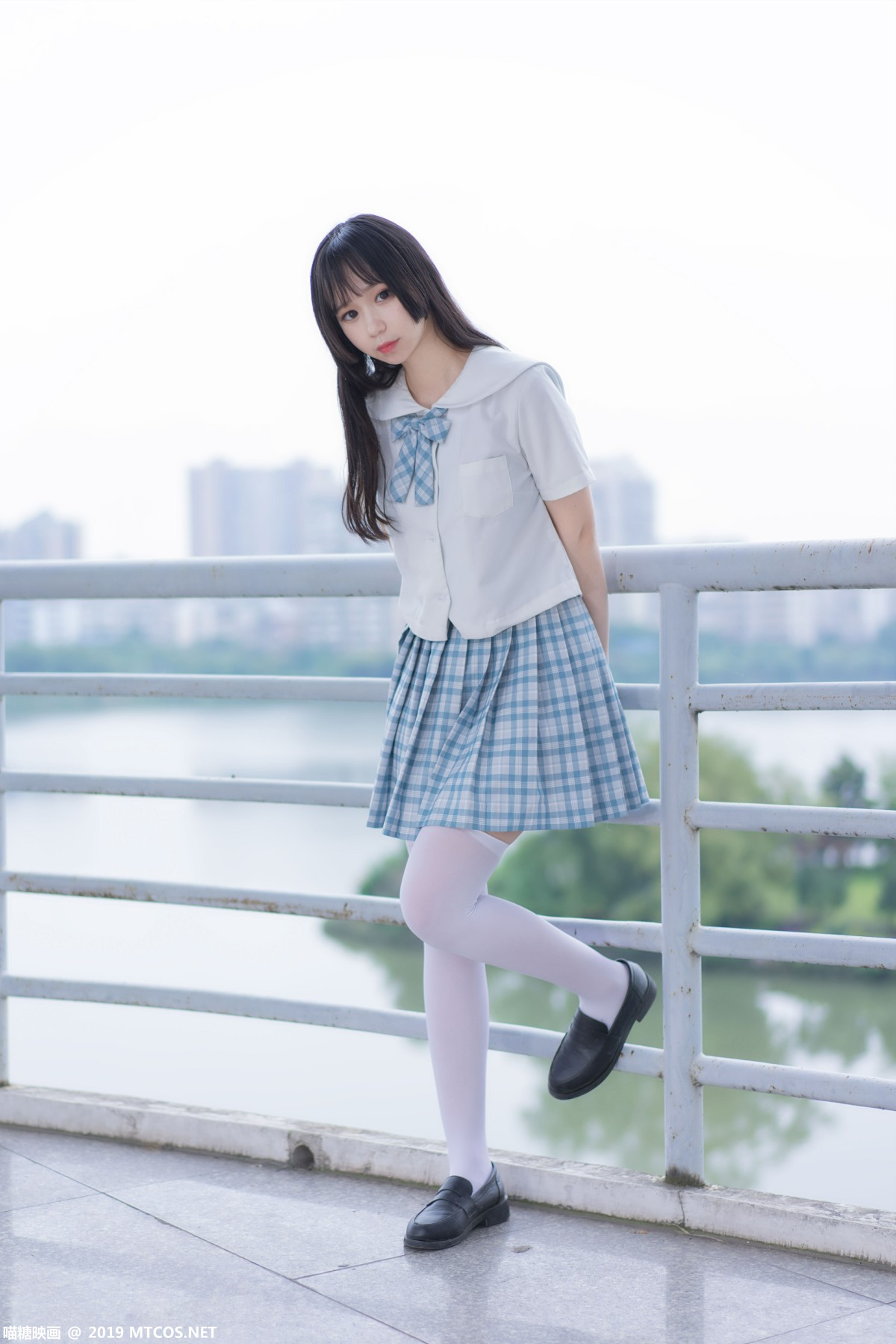 [喵糖映画]VOL.015 半度度度喵 白丝格子裙 – COSPLAY