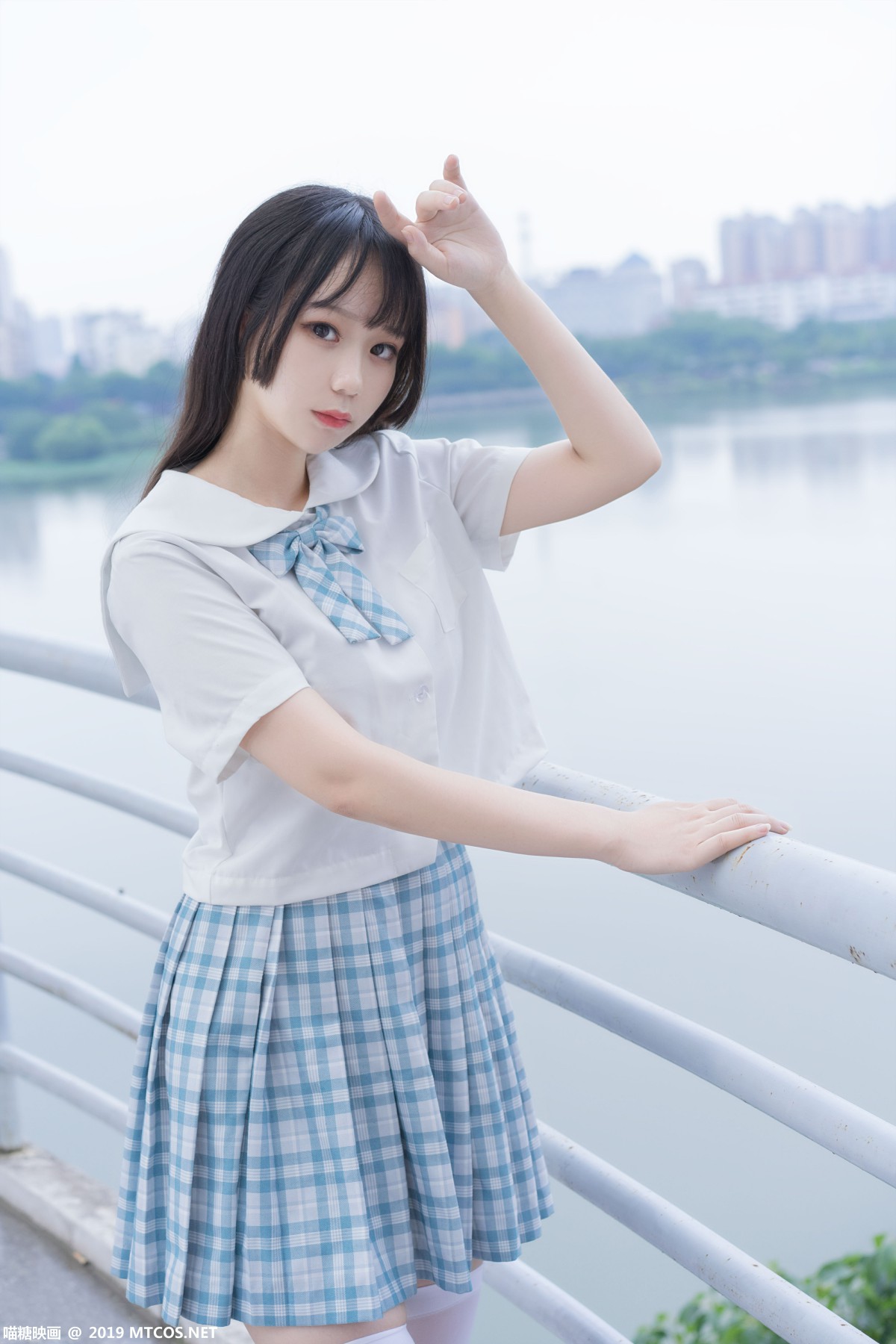 [喵糖映画]VOL.015 半度度度喵 白丝格子裙 – COSPLAY
