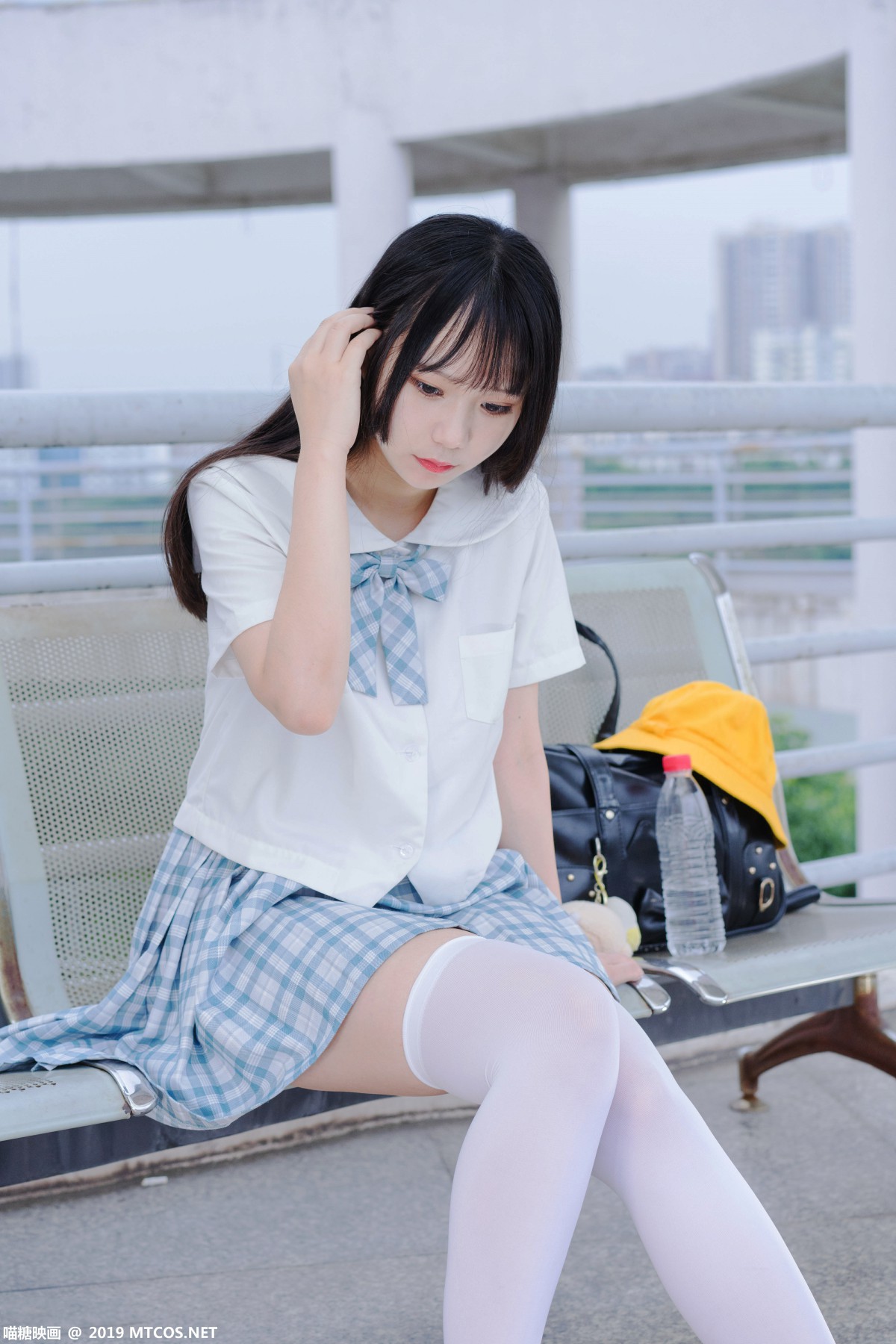[喵糖映画]VOL.015 半度度度喵 白丝格子裙 – COSPLAY