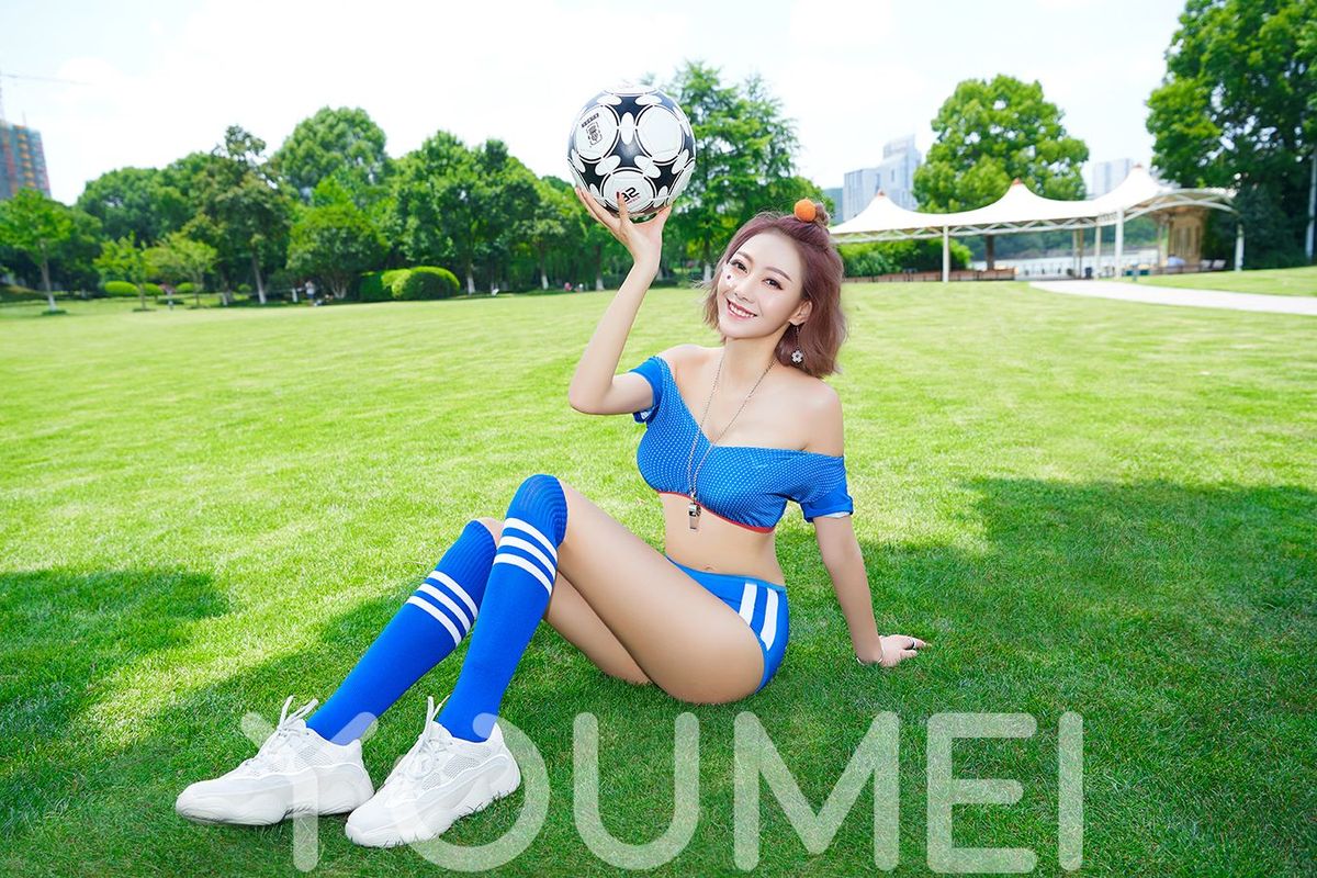 YOUMEI尤美足球宝贝付艺轩樱花武者主题修长美腿户外写真-御萝部落