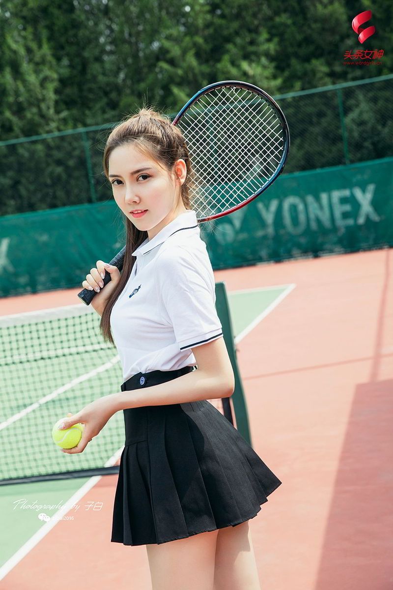 头条女神网球美少女冯雪娇SIR性感超短裙修长美腿户外写真-御萝部落