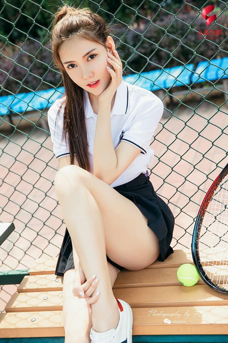 头条女神网球美少女冯雪娇SIR性感超短裙修长美腿户外写真-御萝部落