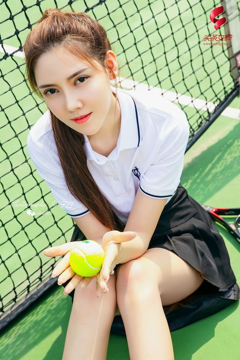 头条女神网球美少女冯雪娇SIR性感超短裙修长美腿户外写真-御萝部落