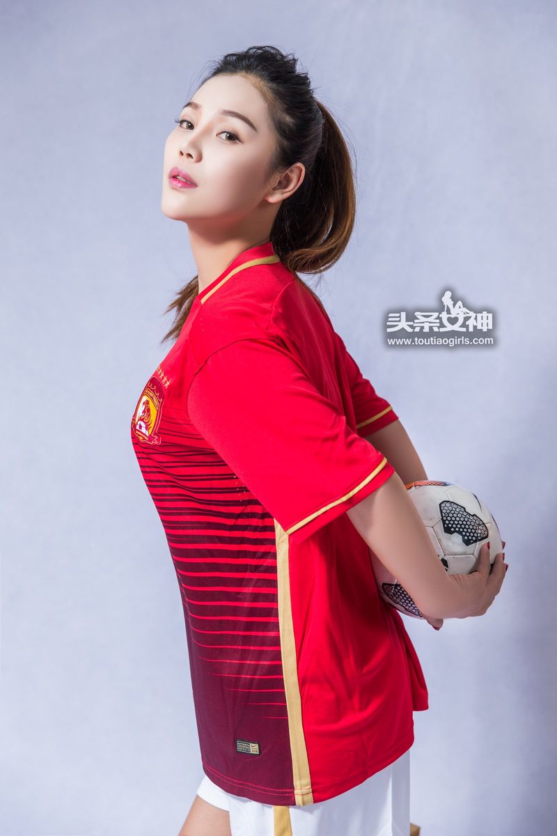 头条女神足球宝贝周予然情趣丁字裤极品身材大尺度美图-御萝部落