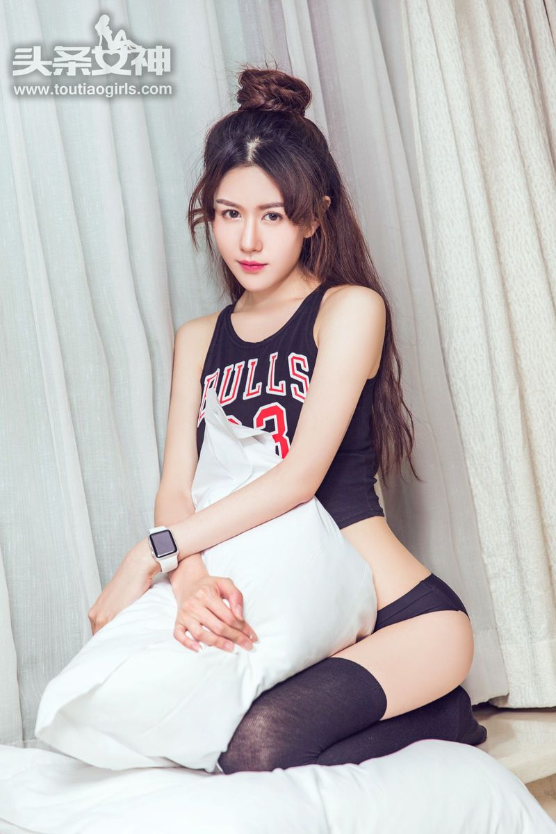 头条女神篮球宝贝张诗卉修长美腿运动装湿身诱惑矫揉写真-御萝部落