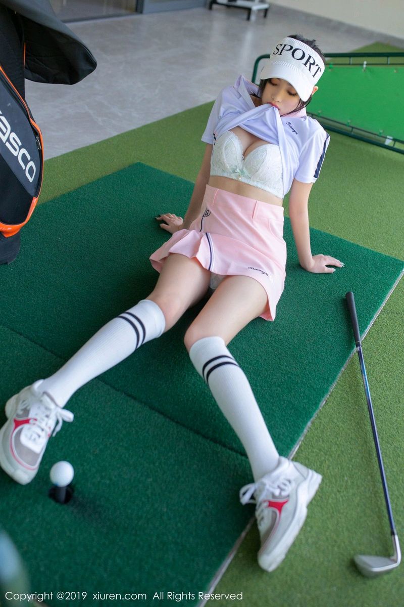 秀人网性感女神杨晨晨sugar修长美腿内衣诱惑高尔夫主题写真-御萝部落