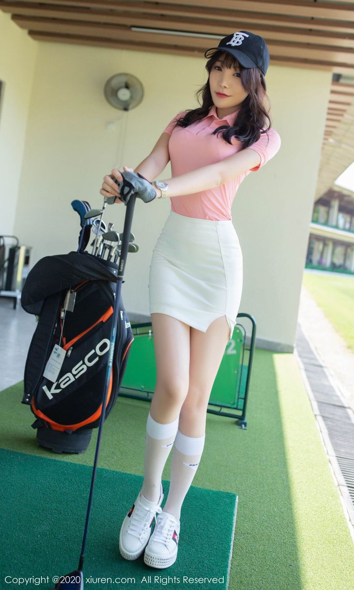 秀人网性感女神芝芝Booty高尔夫运动女郎超短裙装扮主题写真-御萝部落