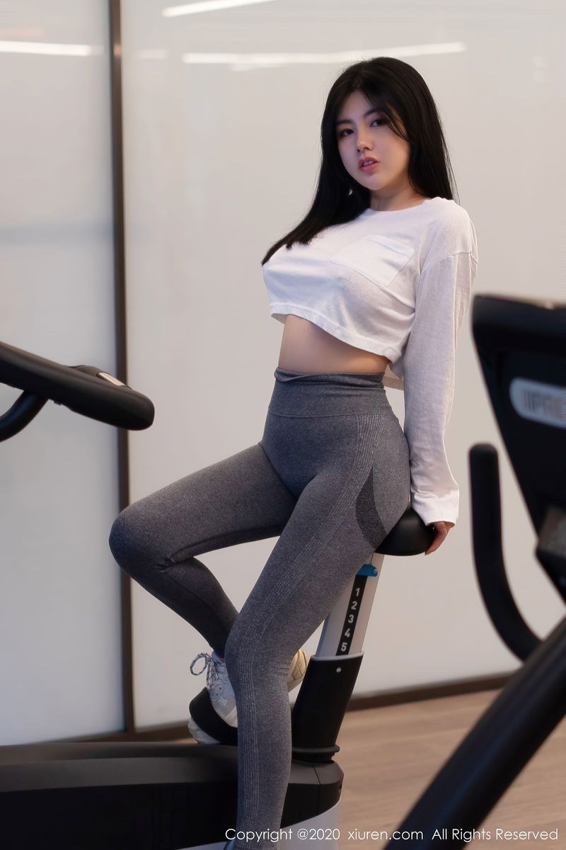 秀人网性感女神娜露Selena凹凸别致魔鬼身材健身房惹火写真-御萝部落