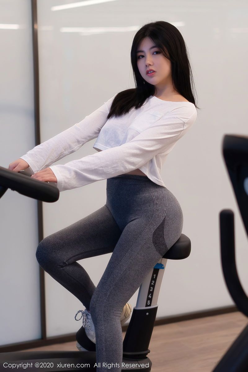 秀人网性感女神娜露Selena凹凸别致魔鬼身材健身房惹火写真-御萝部落