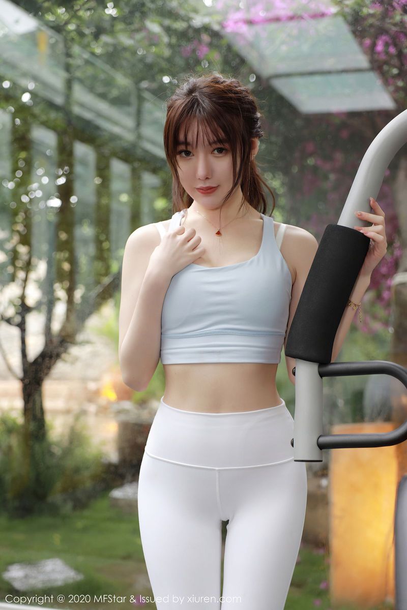 模范学院运动女神薛琪琪sandy健身房惹火身材系列大理旅拍-御萝部落