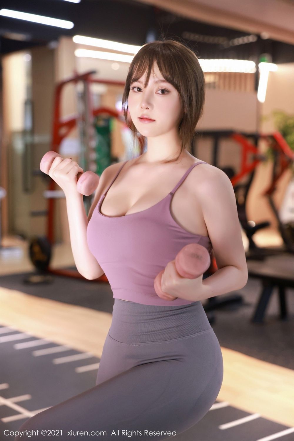 秀人网美女模特豆瓣酱紧身运动衣健身房丰满身材性感套图-御萝部落