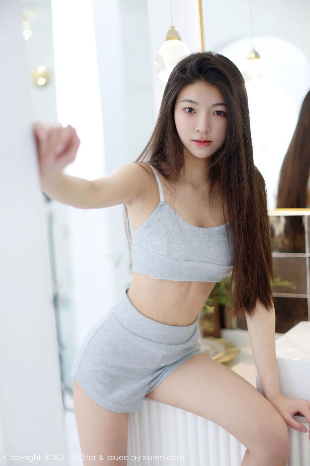 模范学院美女模特Laura苏雨彤纤纤细腿运动装束妩媚动人写真-御萝部落