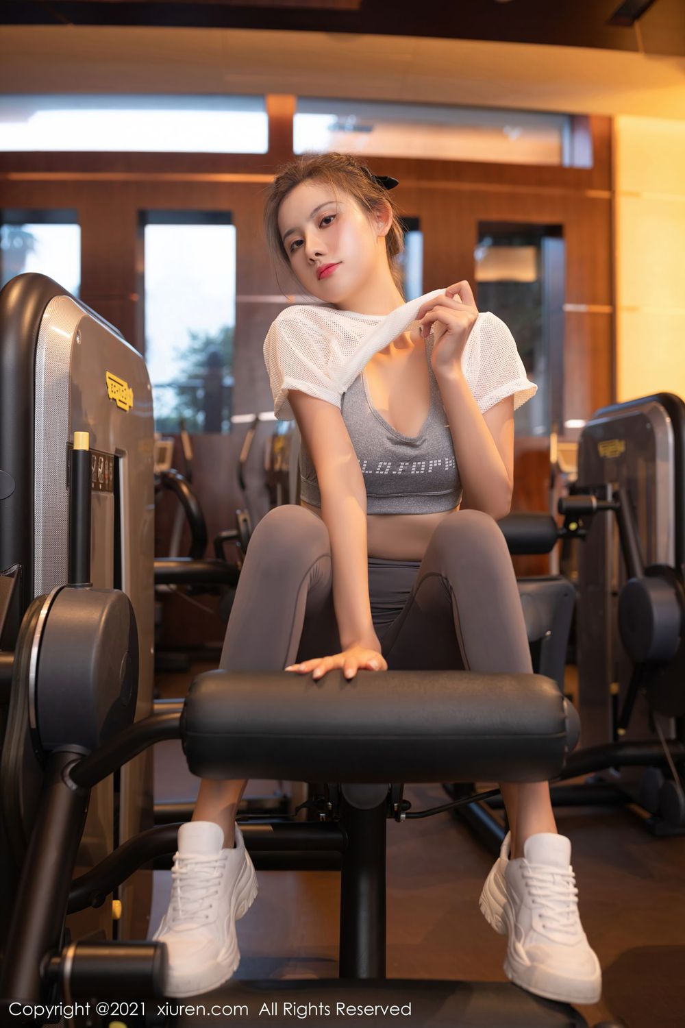 秀人网美女模特就是阿朱啊运动内衣健身房主题澳门旅拍-御萝部落