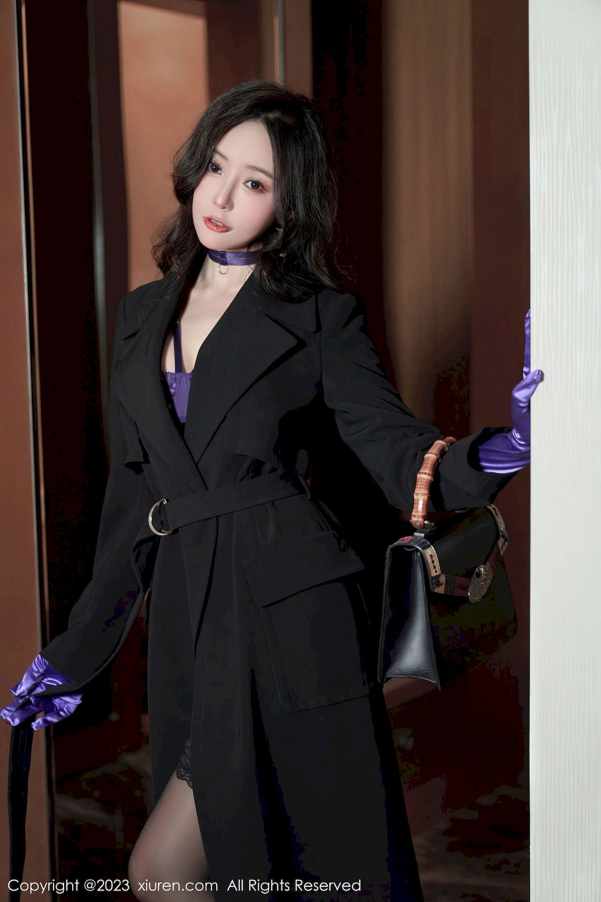 [秀人XiuRen] No.6078 女神王馨瑶Yanni – 黑色外衣+情趣内衣性感写真